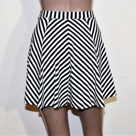 Monteau A Line Striped Mini Skirt Sz X Small - Picture 1 of 3